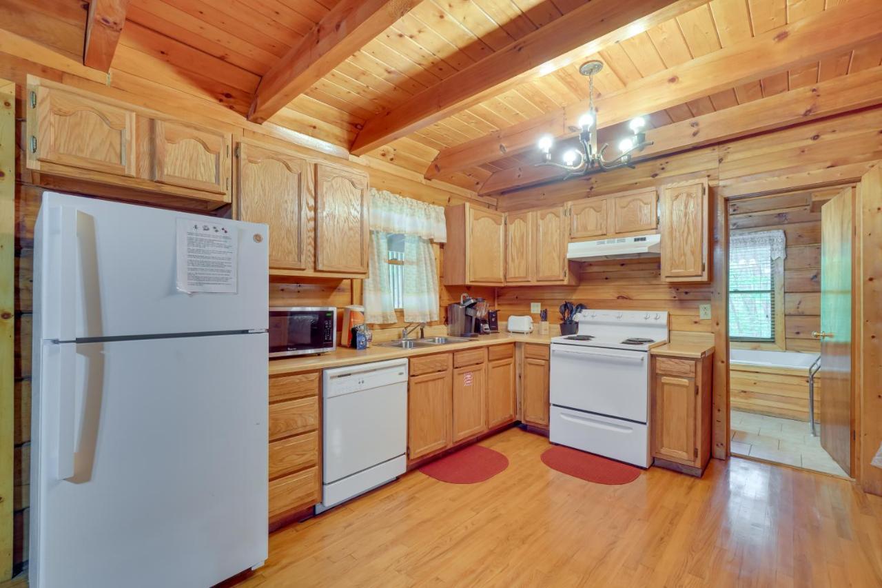 Cabin With Hot Tub About 6 Mi To Downtown Gatlinburg! 외부 사진