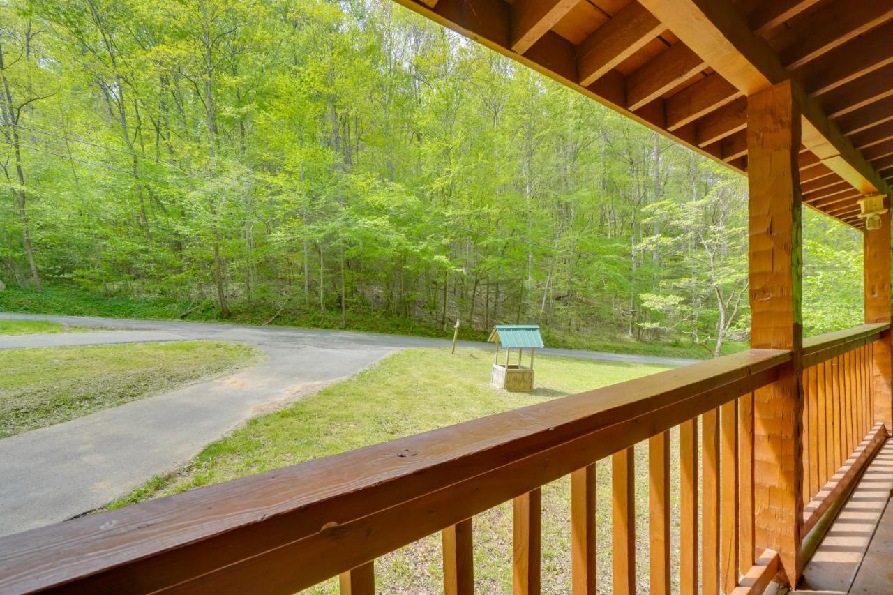 Cabin With Hot Tub About 6 Mi To Downtown Gatlinburg! 외부 사진