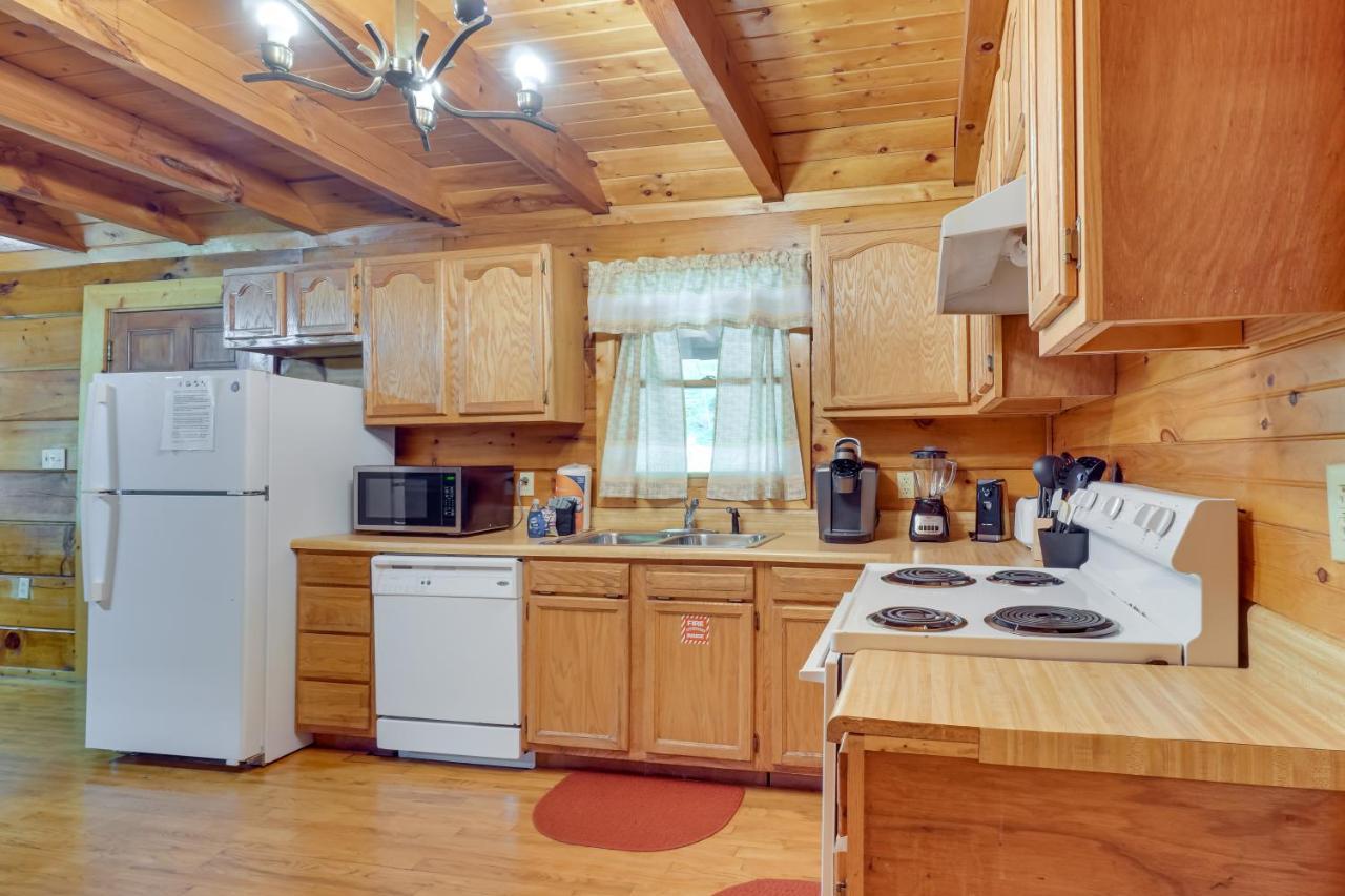 Cabin With Hot Tub About 6 Mi To Downtown Gatlinburg! 외부 사진