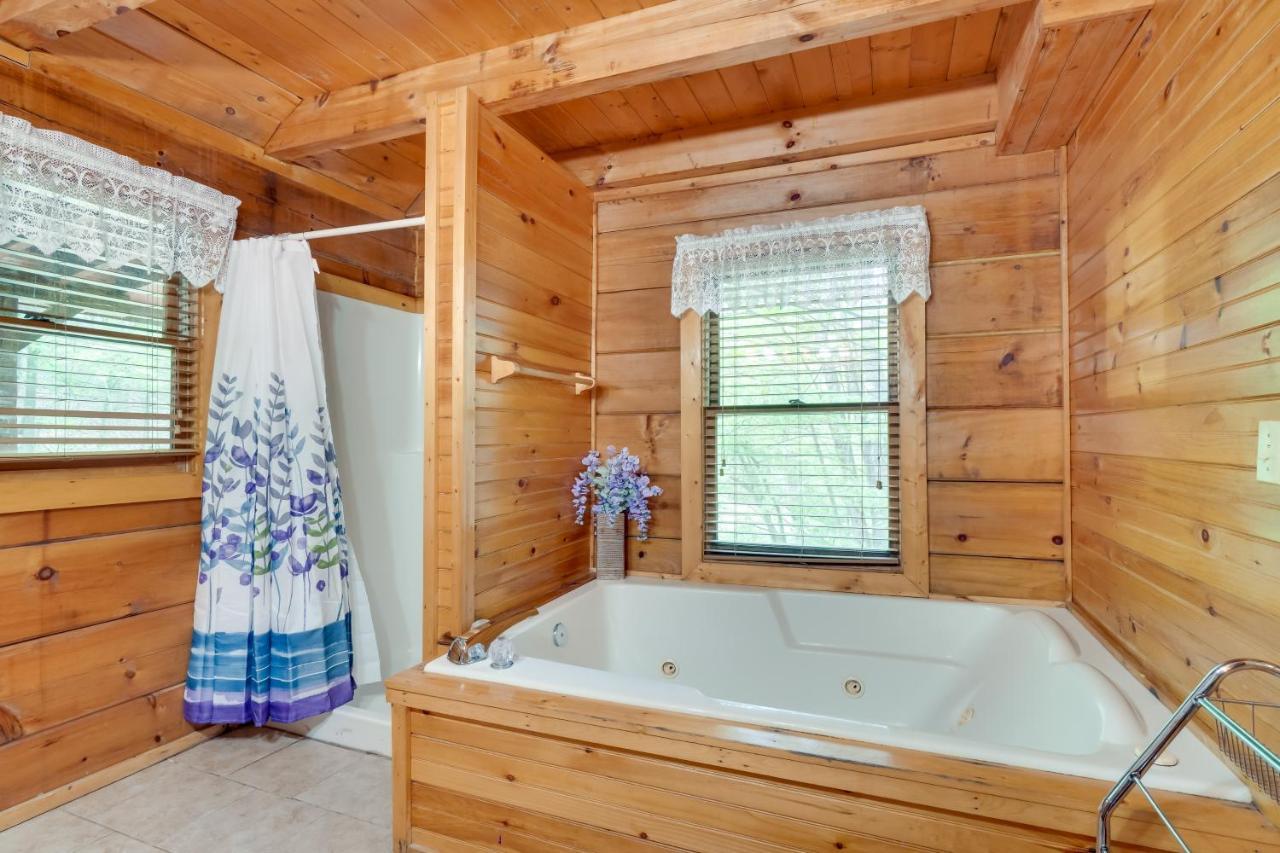 Cabin With Hot Tub About 6 Mi To Downtown Gatlinburg! 외부 사진